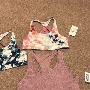 onld navy sports bras tags still on!!!